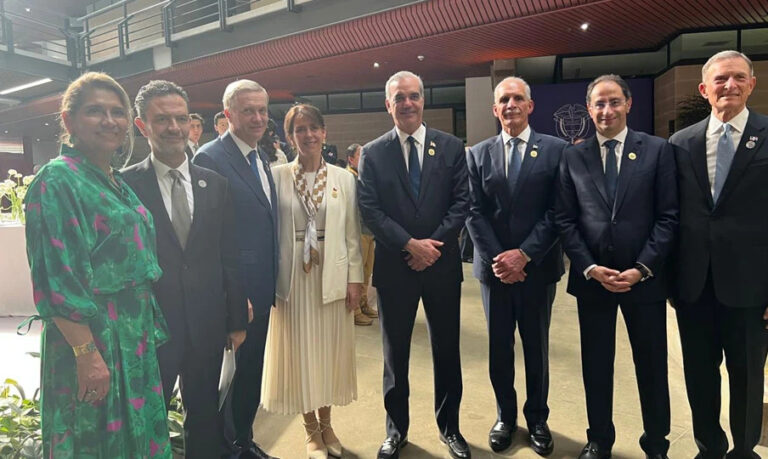 Presidente Abinader participa en la transmisión de mando presidencial de Abelardo de la Espriella en Colombia