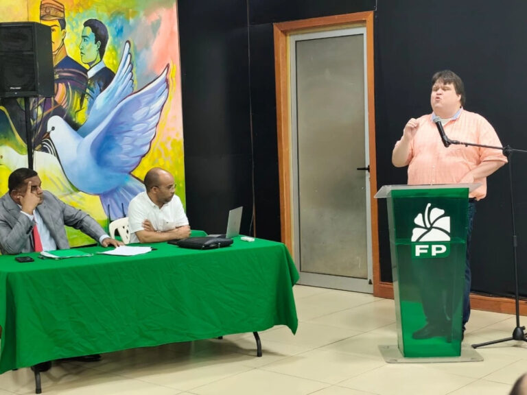 Raúl Martínez pide a Ética investigar caso de Bienes Nacionales