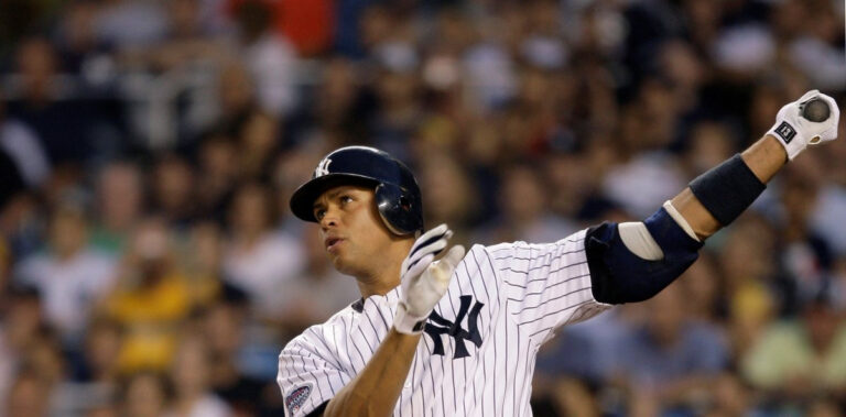 Alex Rodríguez iguala el récord de Hank Aaron de 15 temporadas con 30 o más jonrones