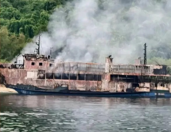 Denuncian al capitán del ferri de Filipinas en cuyo incendio murieron 77 personas