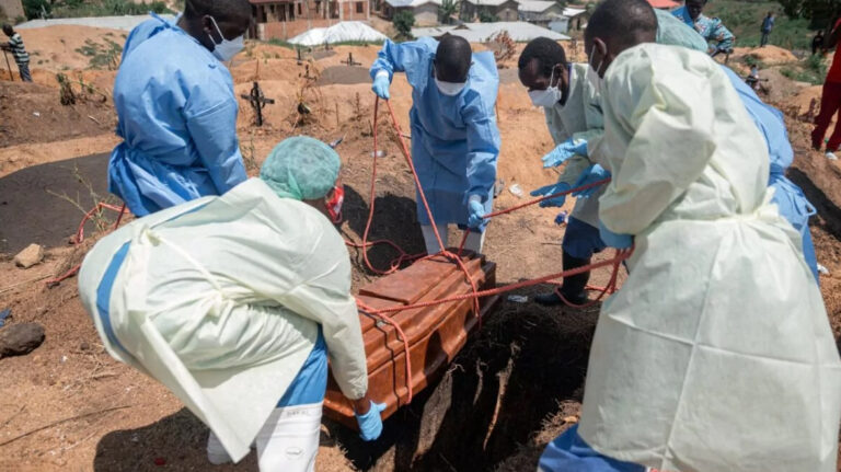 El Congo supera los 8,000 casos confirmados de ébola y se acerca a los 4,000 muertos
