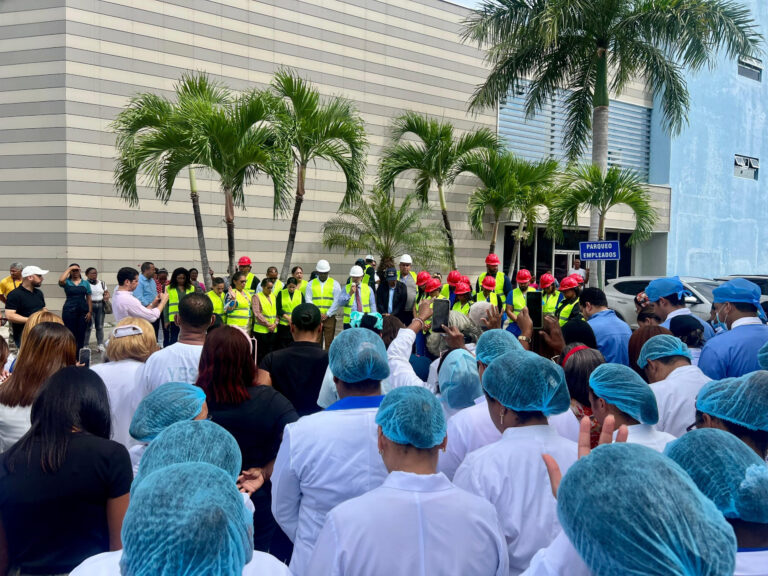 Hospital Traumatológico Dr. Darío Contreras realiza simulacro de evacuación ante terremoto para fortalecer su capacidad de respuesta