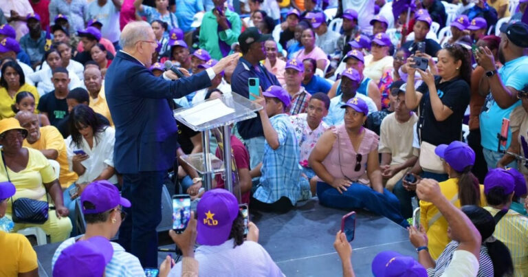 PLD juramenta 1,150 nuevos miembros durante asamblea en Barahona