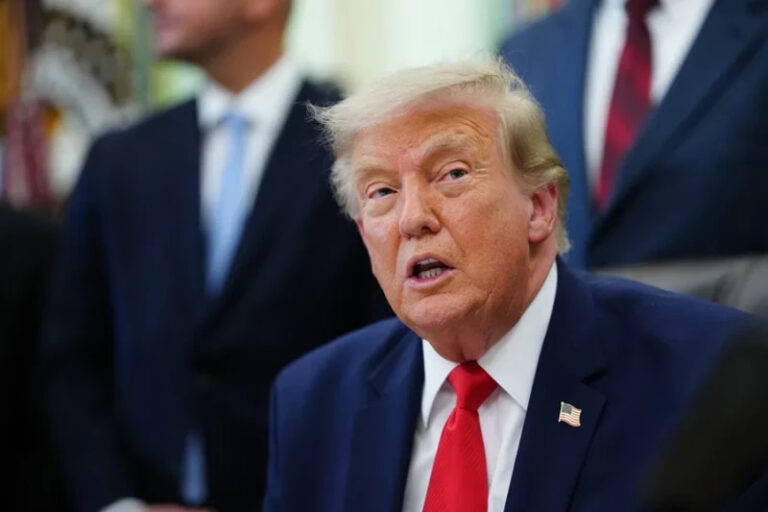 Trump carga contra la Fed por subir los tipos de interés