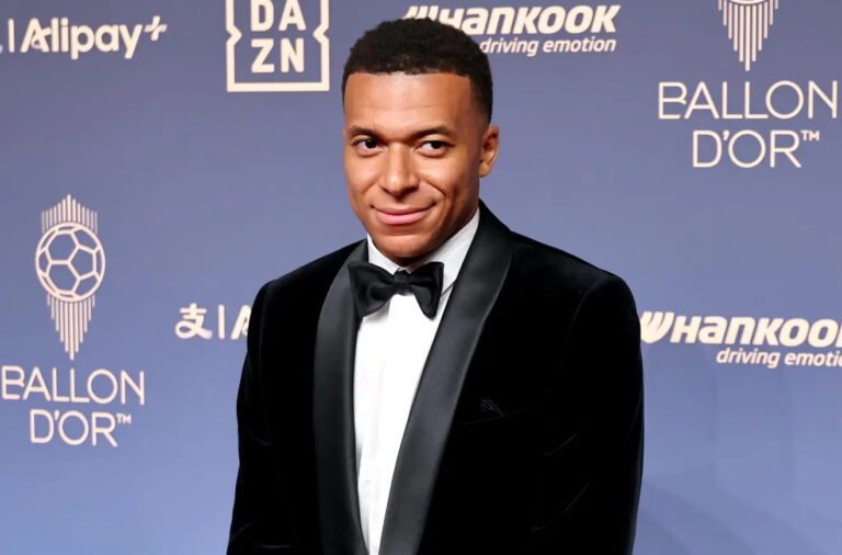 El portal deportivo chino Dongqiudi sustituyó el nombre de Kylian Mbappé por la expresión «no existe tal persona» en la clasificación del Balón de Oro de 2026