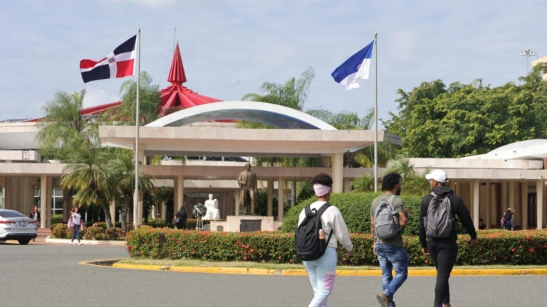 La UASD suspende docencia y labores administrativas
