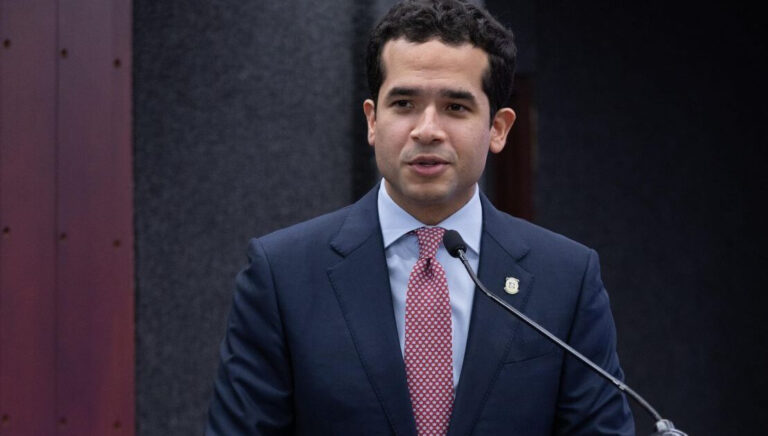Omar Fernández pide mayor fiscalización y equilibrio político en el Congreso Nacional