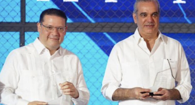 Presidente Abinader mantiene a raya el alza de combustibles y absorbe hasta 200 pesos por galón en el transporte