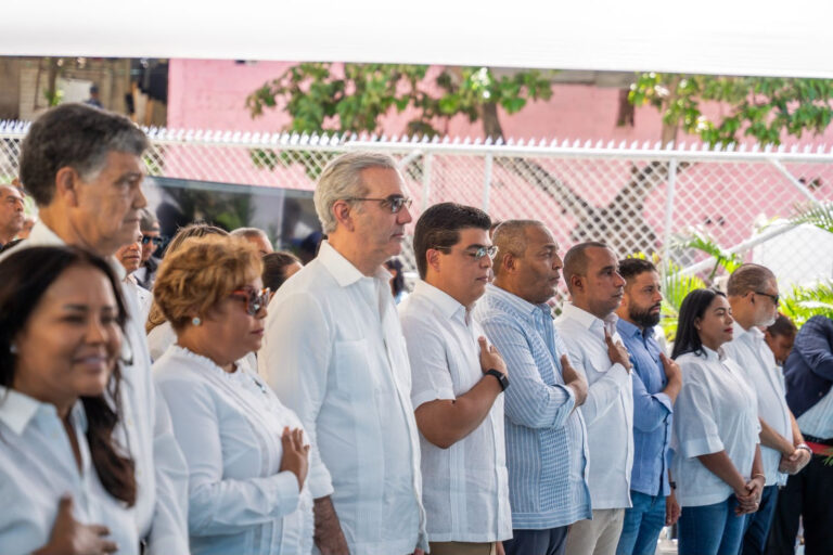 Presidente Abinader y Fellito Suberví entregan saneamiento de las cañadas El Indio y Buenos Aires con inversión de RD$188.6 millones