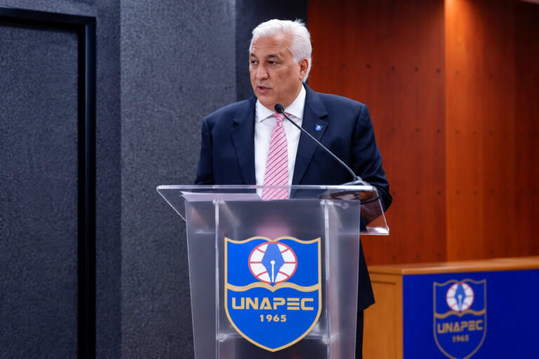 Unapec analiza impacto de pruebas PISA en educación y empleo